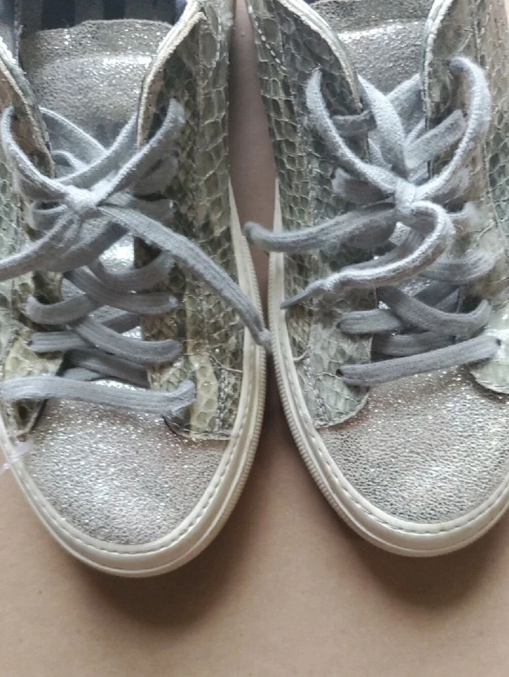 P448 Women's Sneakers in Metallic Silver and Light Crocodile Green 39 (8.5)